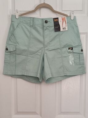 NWT Lee Relaxed Fit Mid Rise Flex To Go  Cargo Shorts